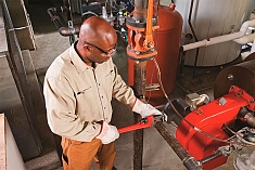 Эксплуатация ключа трубного прямого Ridgid Heavy Duty 12" Эксплуатация ключа трубного прямого Ridgid Heavy Duty 12"