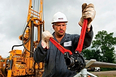 Использование колонкового трубного ключа для внутренних колонковых труб Ridgid WLP-IT Использование колонкового трубного ключа для внутренних колонковых труб Ridgid WLP-IT